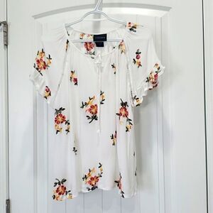 Liv Los Angeles Flutter Short Sleeve Floral Embroidered Top XL